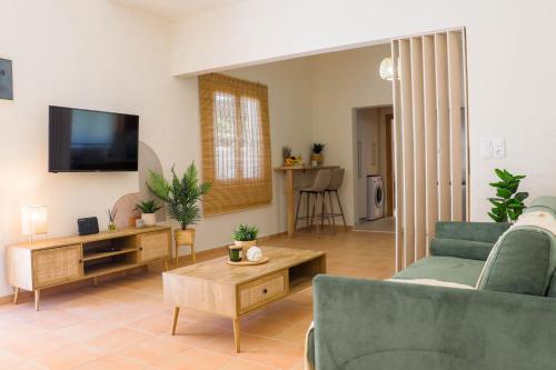 Μια τηλεόραση ή/και κέντρο ψυχαγωγίας στο Hygge Home Chania
