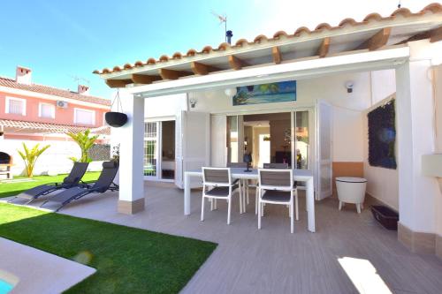 Fotografie z fotogalerie ubytování MAR DE CRISTAL CHALET v destinaci Mar de Cristal
