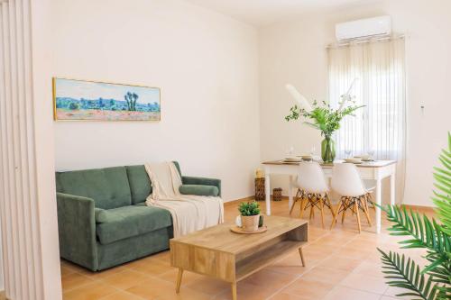 Χώρος καθιστικού στο Hygge Home Chania