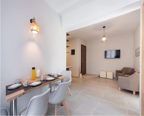Rodia 2 br House