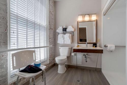 Best Western Plus St. Christopher Hotel Image