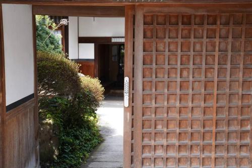 Galería fotográfica de Luxury Japanese Villa with Garden Near Kansai Airport & Premium Outlets 和風庭園豪邸 en Osaka
