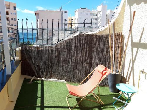 Ático centrico, 50m del mar, vista al mar y Peñon, gran terraza, parking, bicycle-friendly