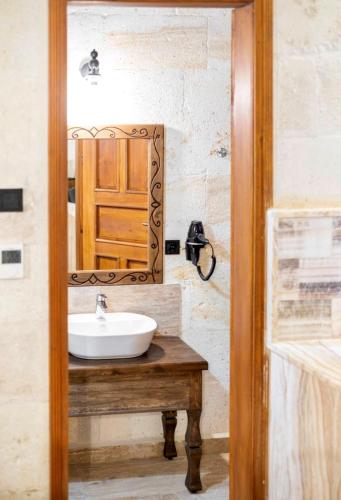 Uzay Cave Suite Hotelにあるバスルーム