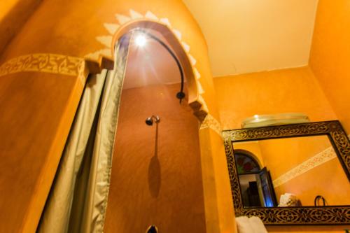 Phòng tắm tại Riad Ritaj