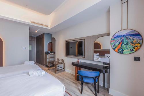Savitsky Plaza — Bedroom