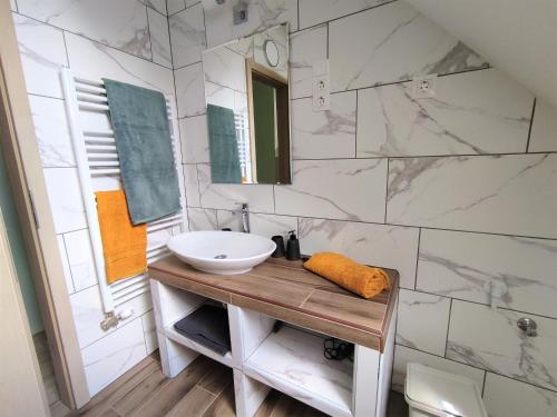 Ένα μπάνιο στο Szömörce Vendégház