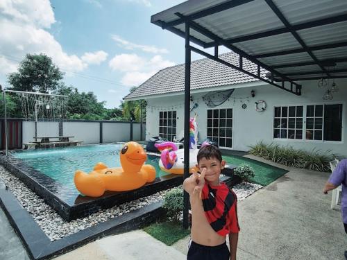 Clientes alojados en บ้านพูลโต พูลวิลล่า ที่พักบางเสร่ - สัตหีบ