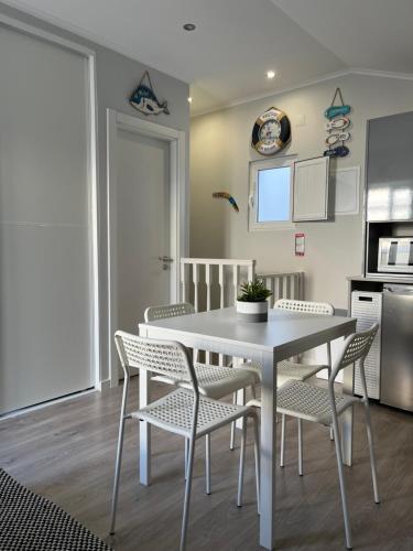Dapur atau dapur kecil di Casa Hélio a 150m da Praia do Ouro