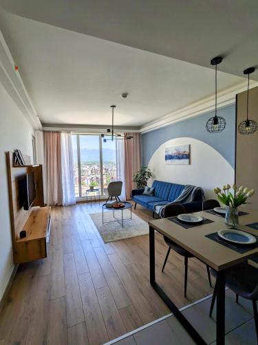 Sky Side Luxury Condo