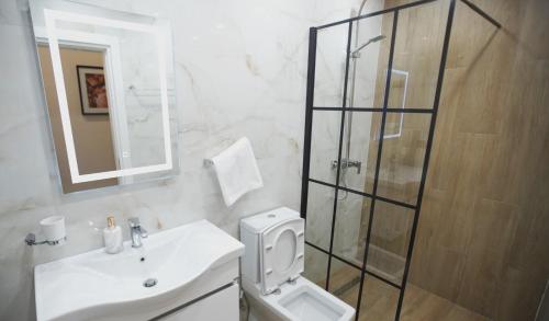 Ένα μπάνιο στο Daily Rent Studio Apartments