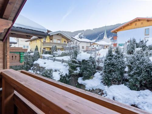 シャレーから撮影された、または一般的な山の景色