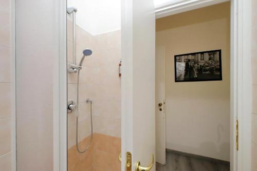 Un baño de Lucky Holiday Rooms