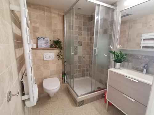 Koupelna v ubytování Gîte en Provence ''Rose''