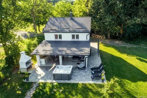 Cozy House In Nature With Hot Tub - Happy Rentals