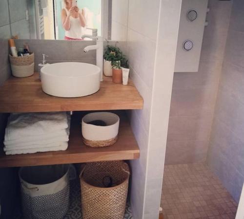 Koupelna v ubytování Maison dans quartier résidentiel à côté de Caen