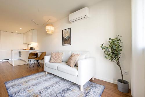 Santos Pousada 1071 by LovelyStay