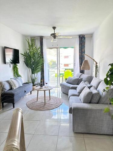 Tropical Lounge, Los Cristianos, Pool & Sea, Wifi