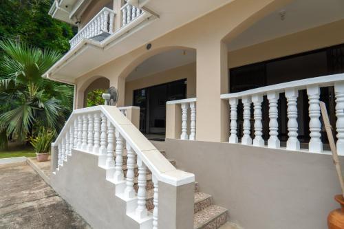 Ein Balkon oder eine Terrasse in der Unterkunft OCEAN VISTA