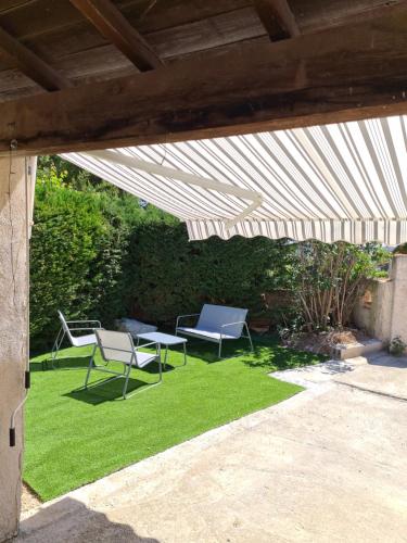 Photo de la galerie de l'établissement Maison vers les vignes, à Alignan-du-Vent