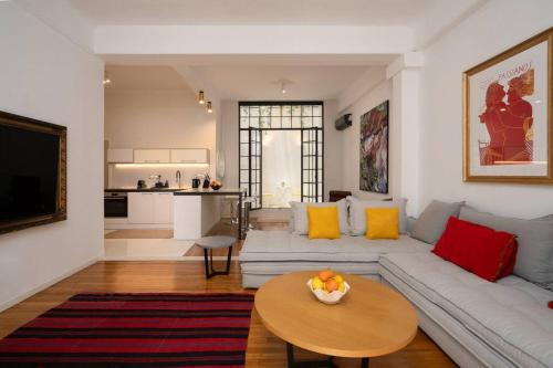 Ebullience - Stylish & Chic Athens Apartment