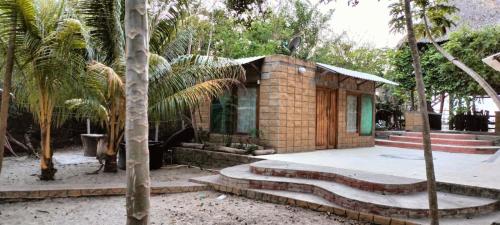 Κήπος έξω από το Tambo Marina Eco Hostal