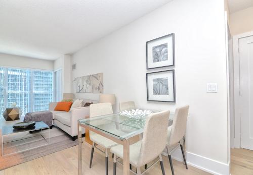 1 BR Condo - CN Tower,Downtown – Photos 3