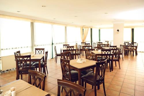 Fotografie z fotogalerie ubytování Üstün Hotel Alsancak v destinaci Izmir