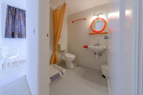 Ванна кімната в Bardis Hotel