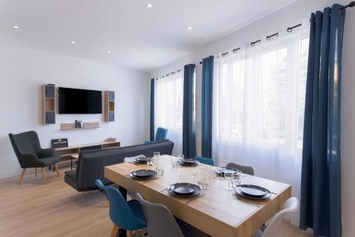 Rue De Bone by Halldis