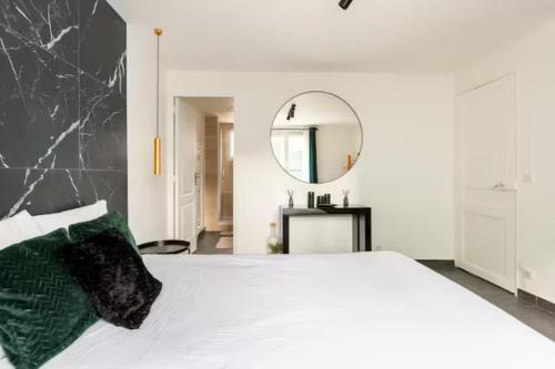Foto LE CHILL Suite & SPA (Jacuzzi et Sauna privés) 6