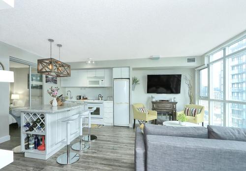 3BR Condo - Views,CN,Financial District – Photos 3