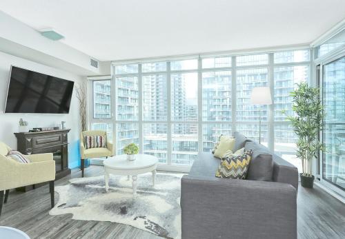 3BR Condo - Views,CN,Financial District