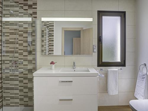 Koupelna v ubytování Lightbooking Villa El Molino piscina privada climatizada