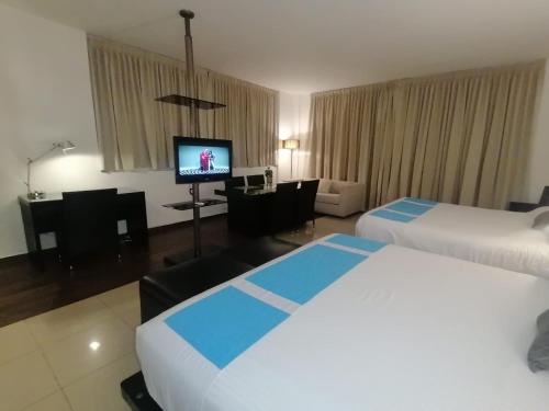Town Center Playa Blan – Photos 5