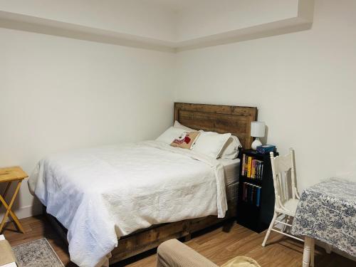 Postel nebo postele na pokoji v ubytování Victoria private studio suite