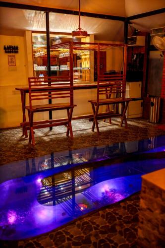 Πισίνα στο ή κοντά στο Belljem Homes -your own private resort -6 BHK B