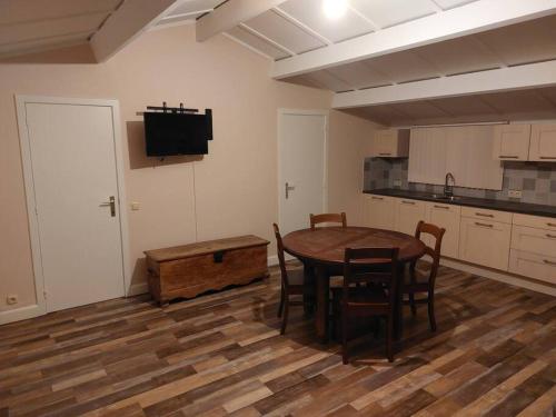 Afbeelding uit fotogalerij van Holiday home close to Plopsaland and the beach Duinendale 138 in De Panne