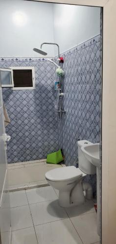 Un baño de Pour Familles Ferme Piscine Privée Hammam Beldi Sid Abed Près de Walidiya Calme Total