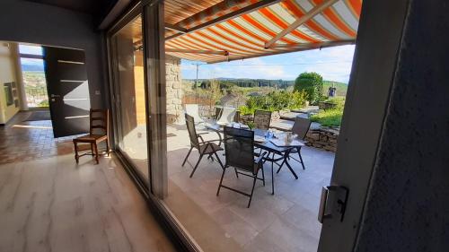 Μπαλκόνι ή βεράντα στο Maison spacieuse à Langogne