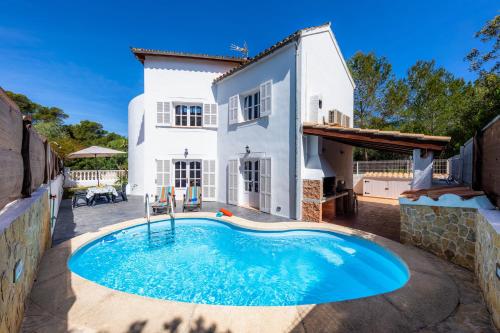 Villa SaCalma con Piscina Privada, Son Serra de Marina ...