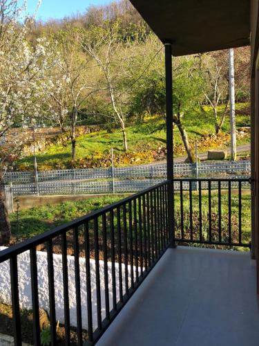 Μπαλκόνι ή βεράντα στο Guest House in the mountaims Gocha