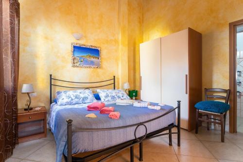 Una cama o camas en una habitación de Affittacamere Shardana