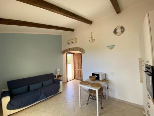 Gallery image of Isola Rossa La Paduledda Appartamento vista mare Il Mirto in Cascabraga