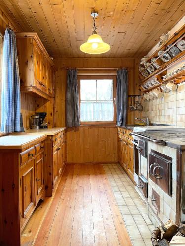 Una cocina o zona de cocina en Siegel Almhütte