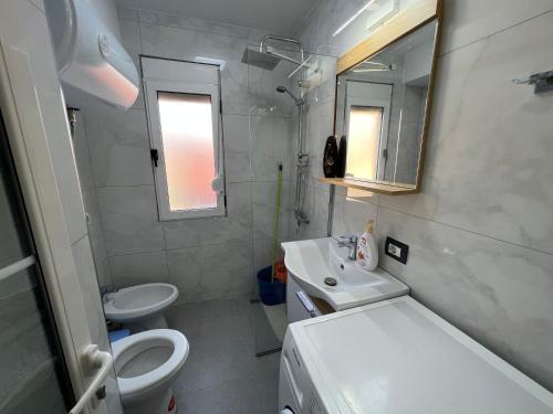LETI APARTMENT 21 DHJETORI - Image 3