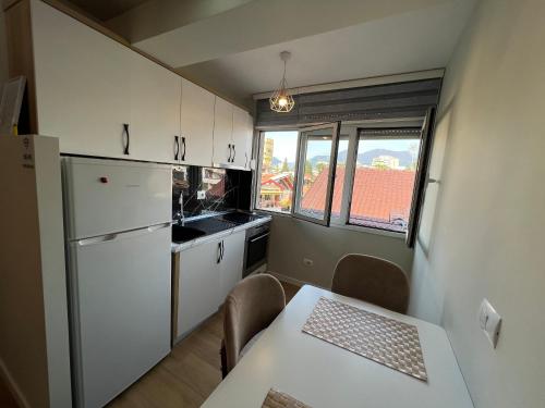 LETI APARTMENT 21 DHJETORI - Image 4