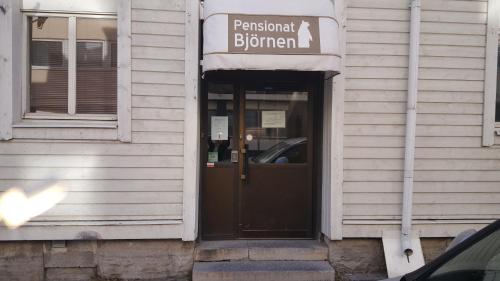 Η πρόσοψη ή η είσοδος του Pensionat Björnen
