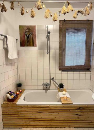 Boho Apartment in der Stadtmitteにあるバスルーム