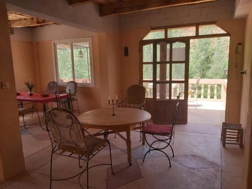 Balkoni atau teres di kasbah Ait arbi